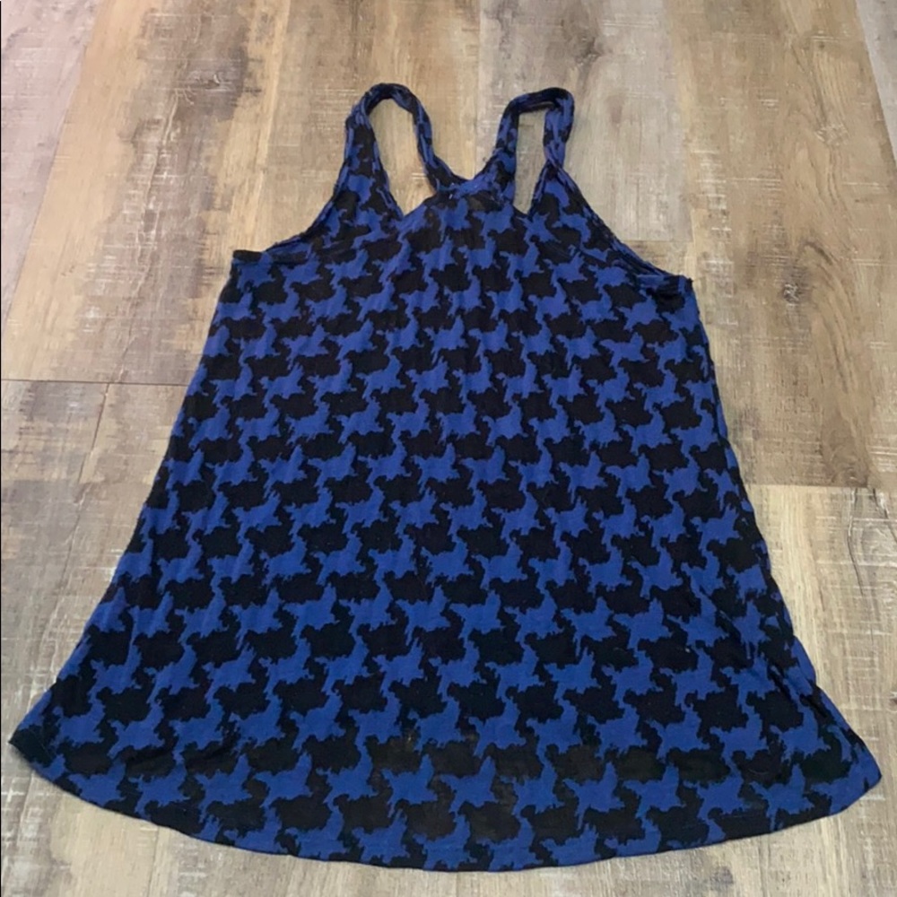 Flowy Patterned Tank - Picture 4 of 5